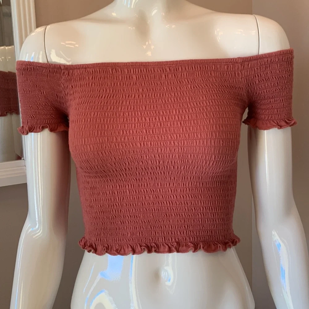 Essentials by Full Tilt Off the Shoulder Crop Top • Size XS